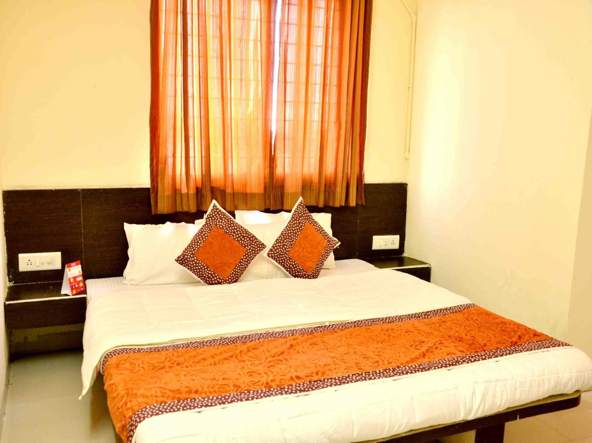 Hotel Vijay Nagar Indore Eksteriør bilde