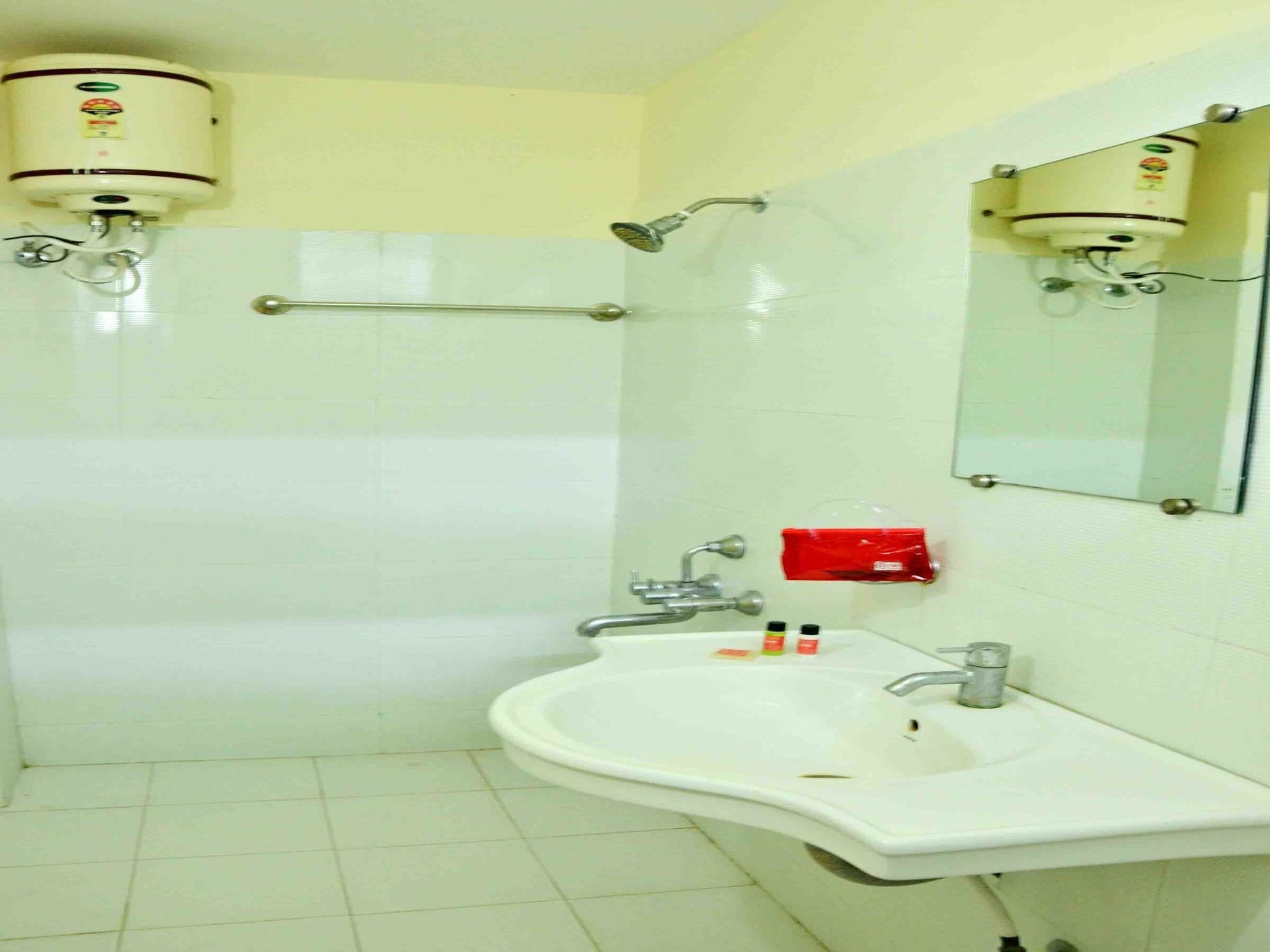 Hotel Vijay Nagar Indore Eksteriør bilde
