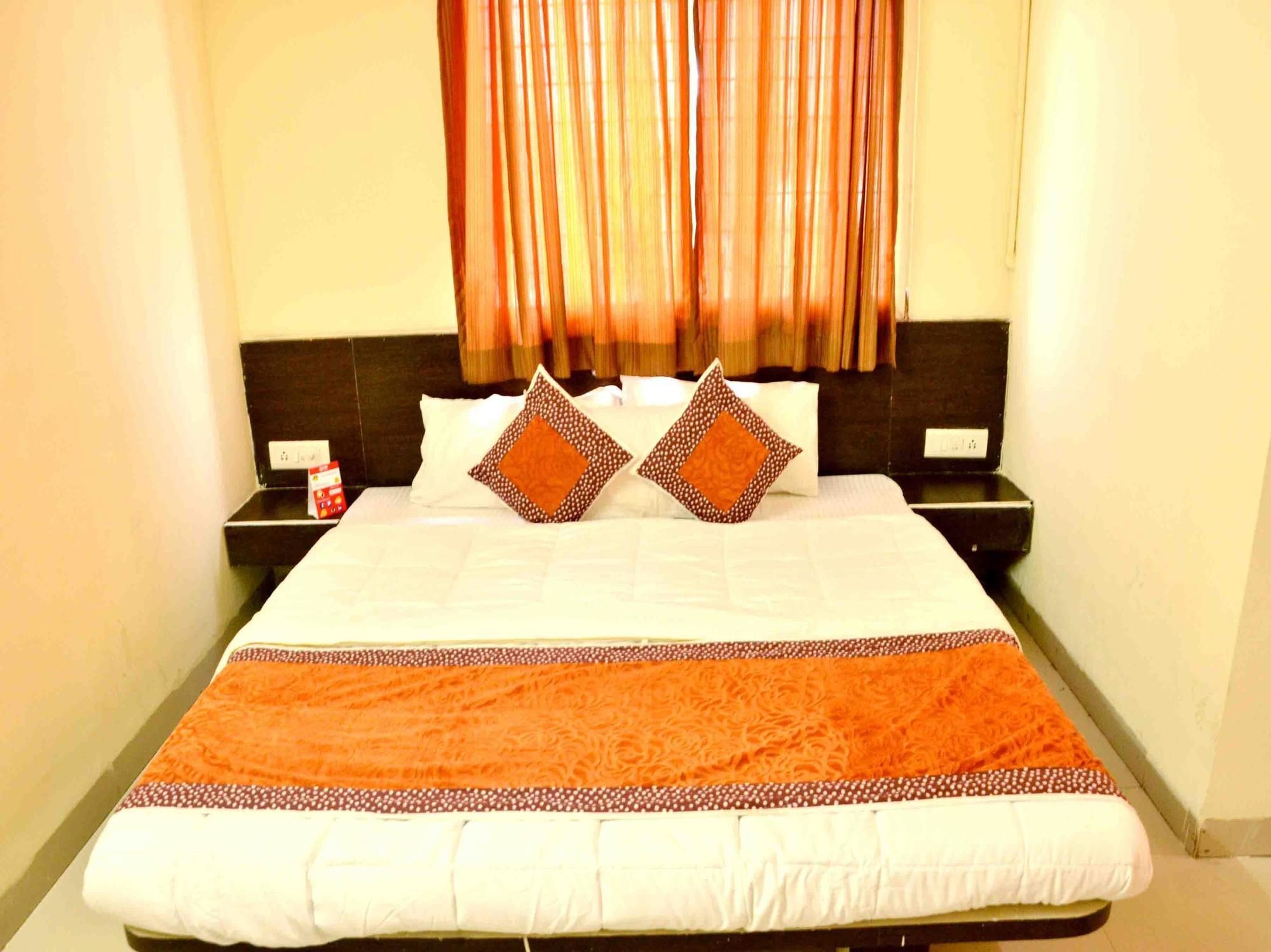 Hotel Vijay Nagar Indore Eksteriør bilde